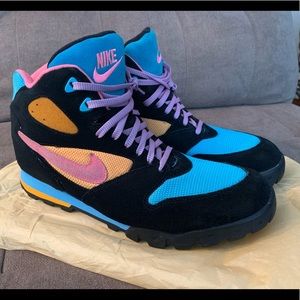Men’s Nike Hike boots